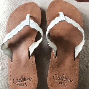 Cushion Reef flip flops